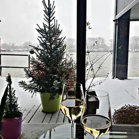 Villa Monte Cristo On Water Belgrado
